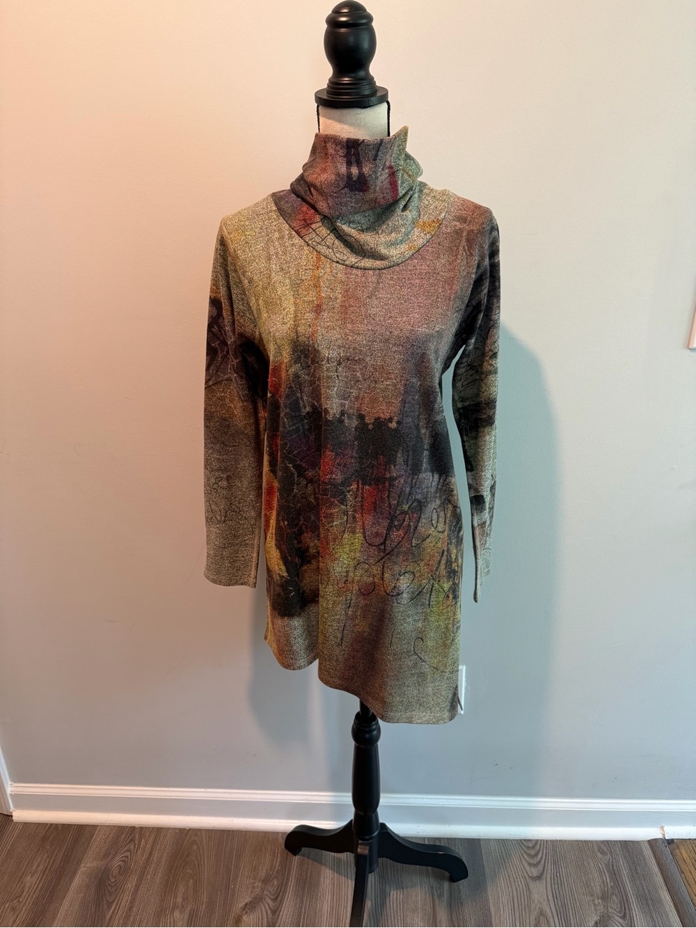 Inoah Art to Wear Turtleneck Tunic Top Women’s size Small Abstract